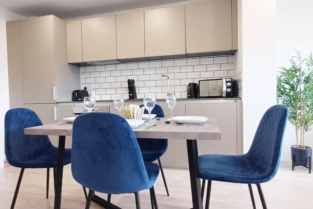 Stylish Modern 1Bed Apartment In Бедфорд Экстерьер фото