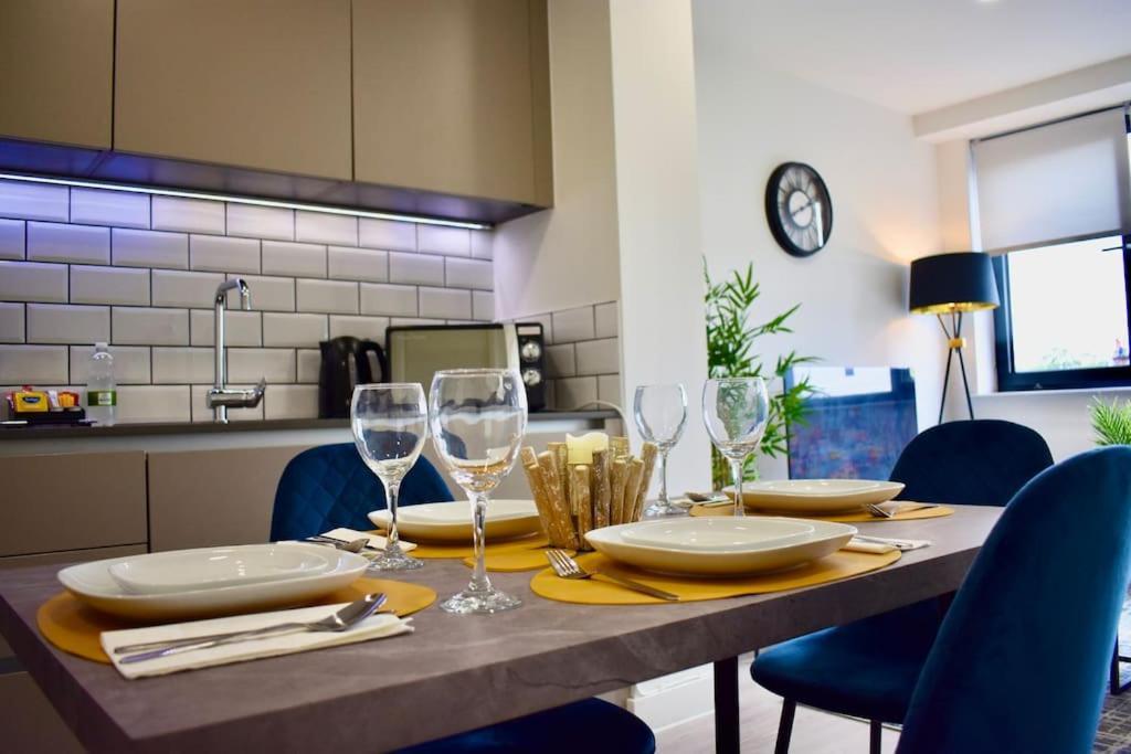Stylish Modern 1Bed Apartment In Бедфорд Экстерьер фото